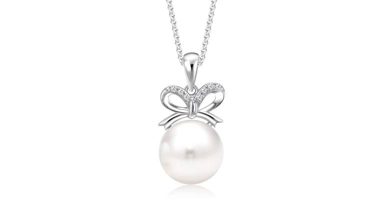 Gift of Pearl Pendant